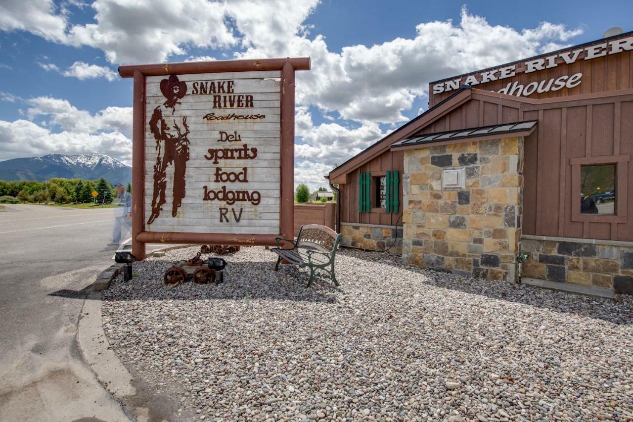 Snake River Roadhouse By Kabino Air Conditioning Wifi Bar Below Pool Table Shuffleboard Yummy Food Hotel Swan Valley Exterior photo